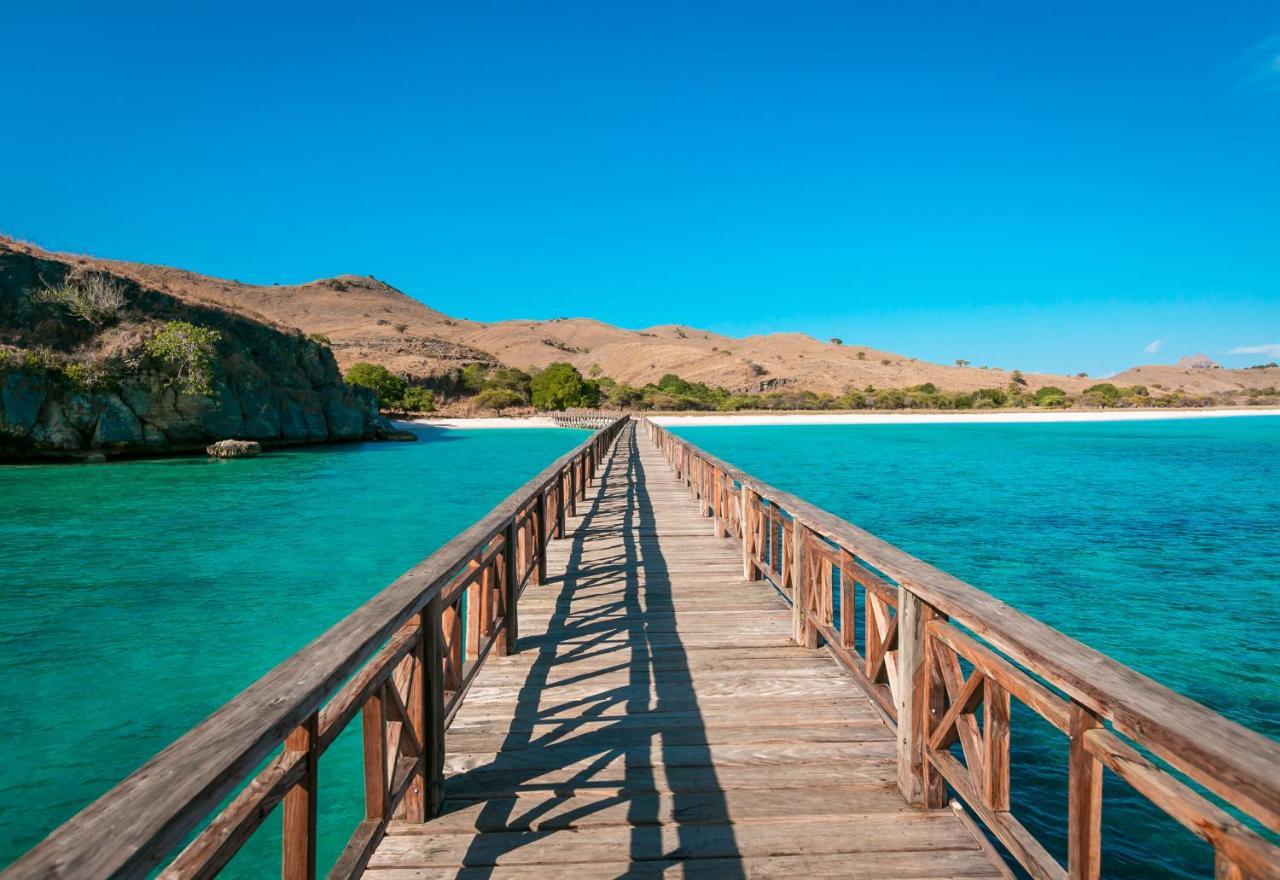 Ayana Komodo Waecicu Beach Hotel Labuan Bajo Exterior photo